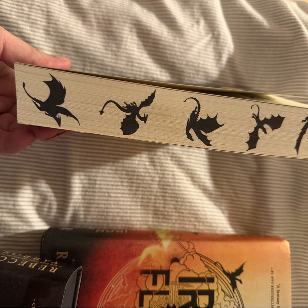Fourth Wing, Iron Flame & Onyx Storm books - Picture 2 of 2